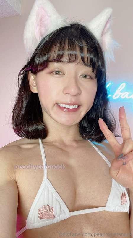 Selfie and 3/4 body photos~ 🐈💞