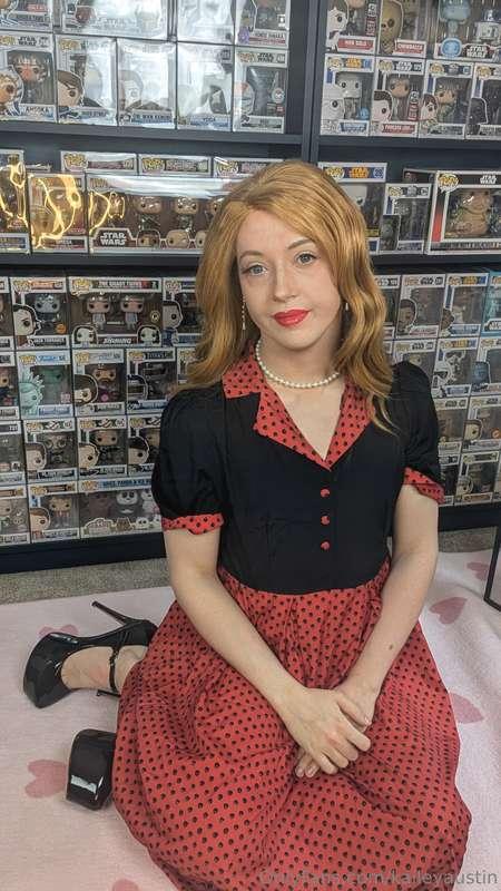 My weird obsession with trying to look like a sexy older wom..