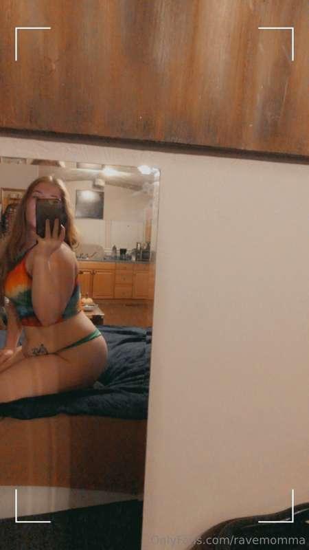 Wanna see more message me 😘