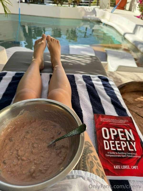 Not a bad way to relax. Now...who's going to slip into my DM..