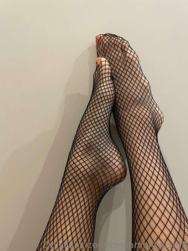 It’s Freaky Friday 😈 and I’m going out! Who wants to buy me ..