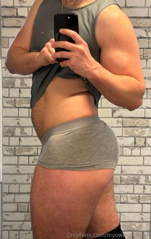Swipe to see the sweaty crack patch. I don't mess about in t..