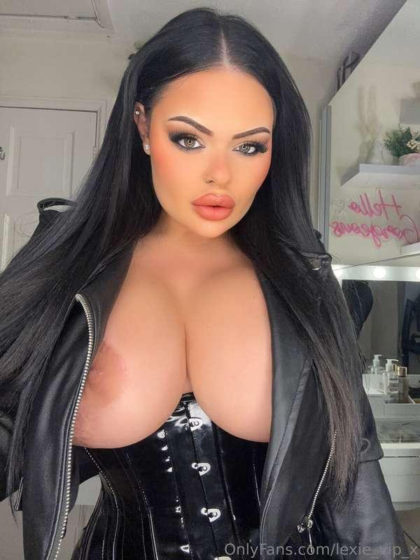 I’m so horny today 😈