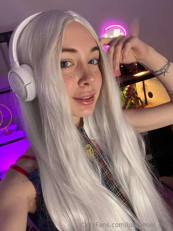 I'm like spring🌿Sometimes quiet, sometimes cranky, but alway..