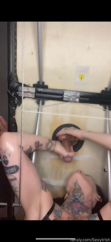 #fyp

Thought I’d try a different angle to film under the milking table 😊 what do you think ? Video just uploaded 

#milking #blowjob #handjob #milkingtable #tattoos #british #fetish #milf #daddy #sugardaddy #cougar #cum #cock 