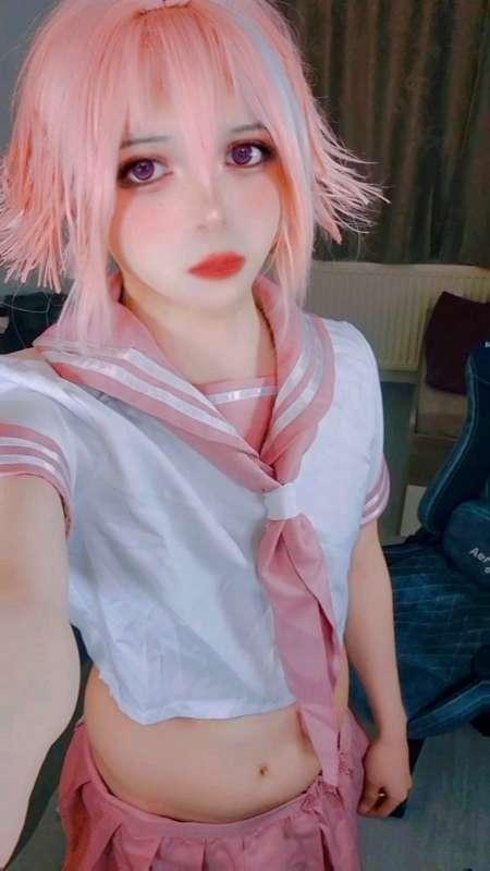 i need to start cosplaying venti more..