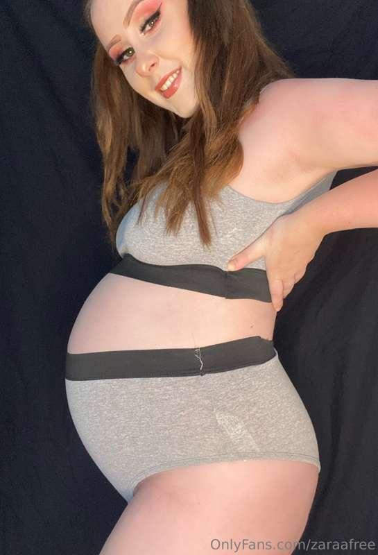 pre-milf throwback😈