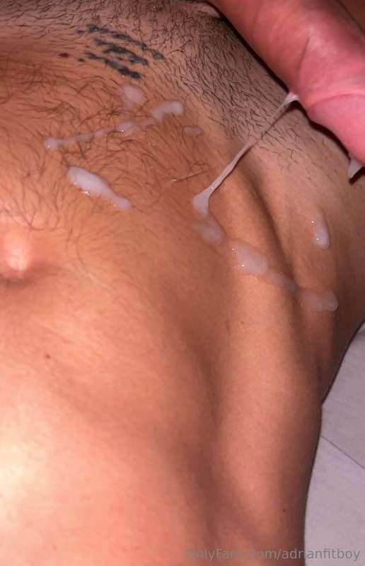 Playing with my cum💦