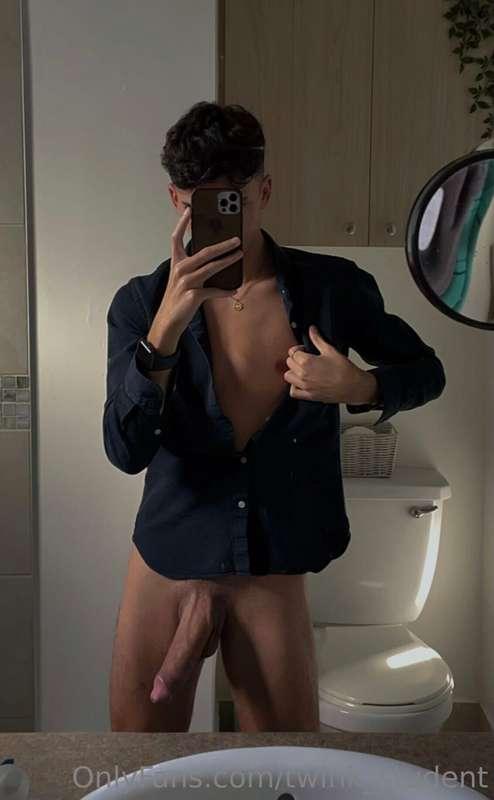 taking off my work clothes😏