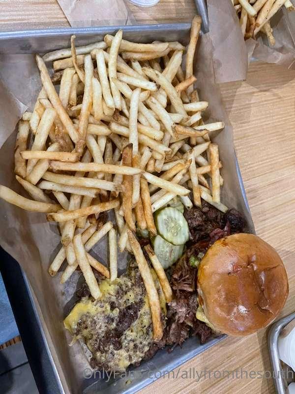 It’s #FoodieFriday so what better way to celebrate than with..