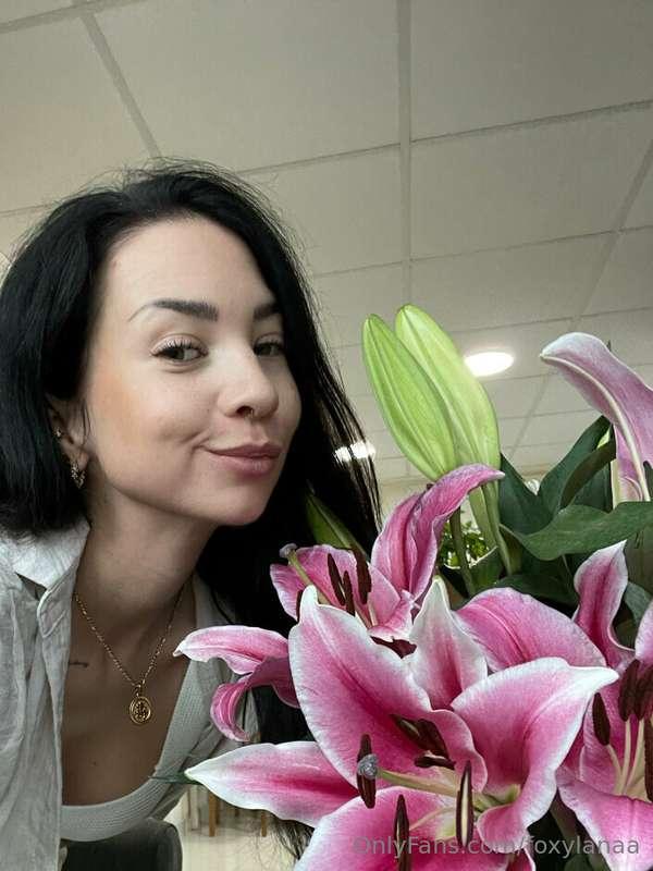 guess who received some flowers today from the best colleagu..