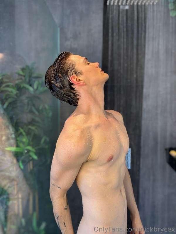 Let’s take a shower together😁💦