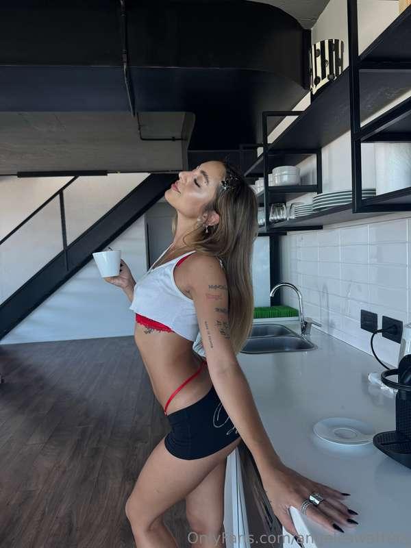 Un pequeño secreto transparente 😏💋...