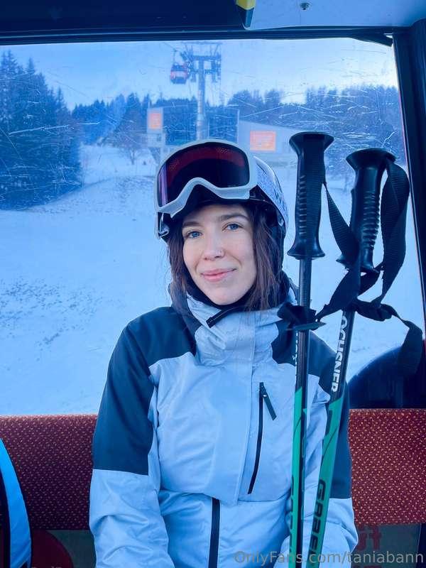 Skiing or snowboarding? Which one do you choose? ⛷️🏂❄️