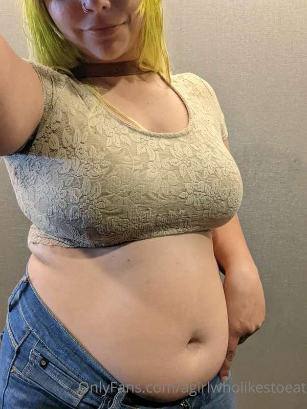 Filled this belly with some delicious ramen, seaweed salad a..