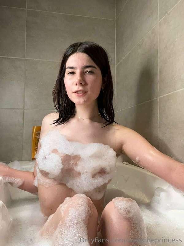 zoeistheprincess image #2