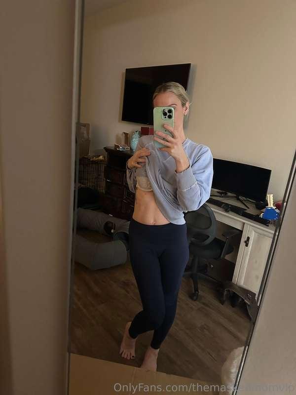 Little strip tease 😛 