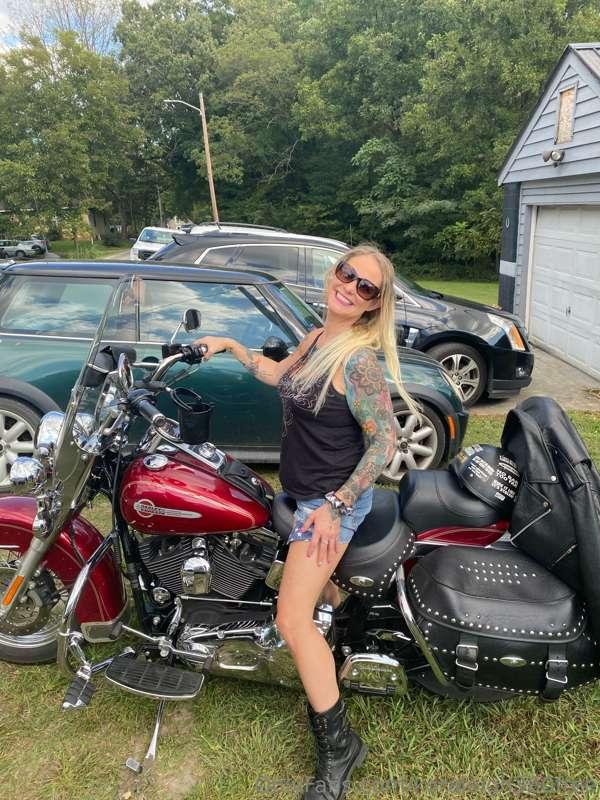 Apparently you can’t take me anywhere! 🤣
Hanging out with my..