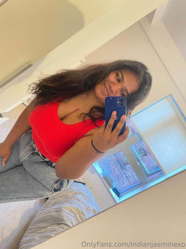 Mirror selfie, all neutral .. 🥰