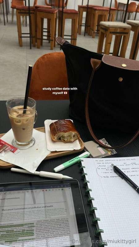 I am studying hard to show you a new story💋