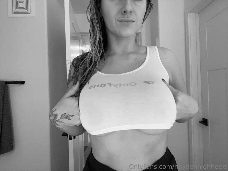 LIVE tonight at 4pm PST with the wheel 👅👅 come spin it