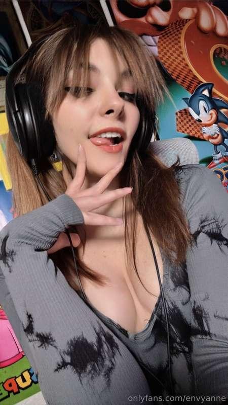 Going live on Twitch and then uploading customs! Come hang o..