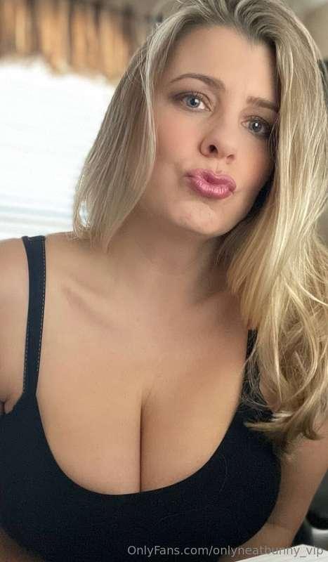 Sending you baby lots of positive energy and... a kiss 😘