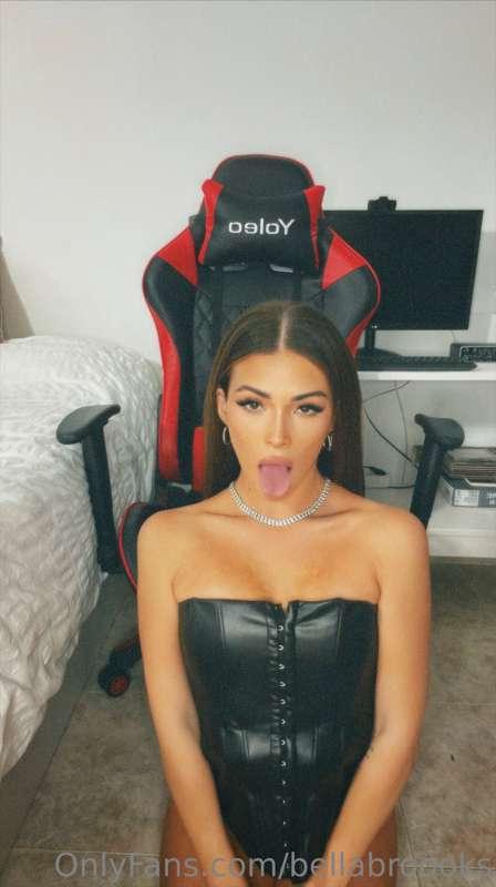 I'm waiting for you... WHERE WILL YOU CUM? 🙄💘🤭

😎YOU DECIDE🙄