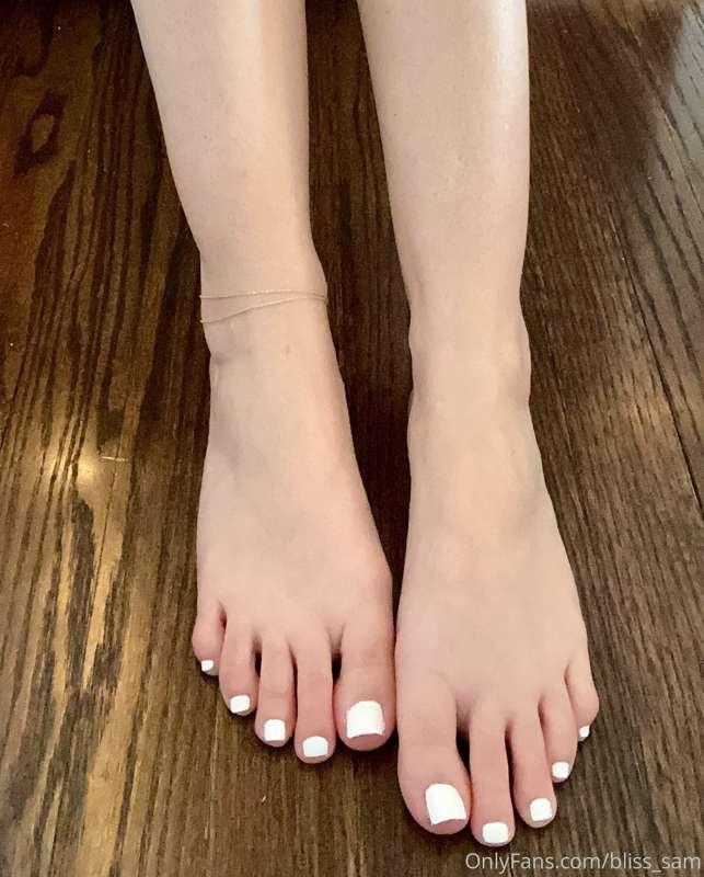 Kiss my toes💕