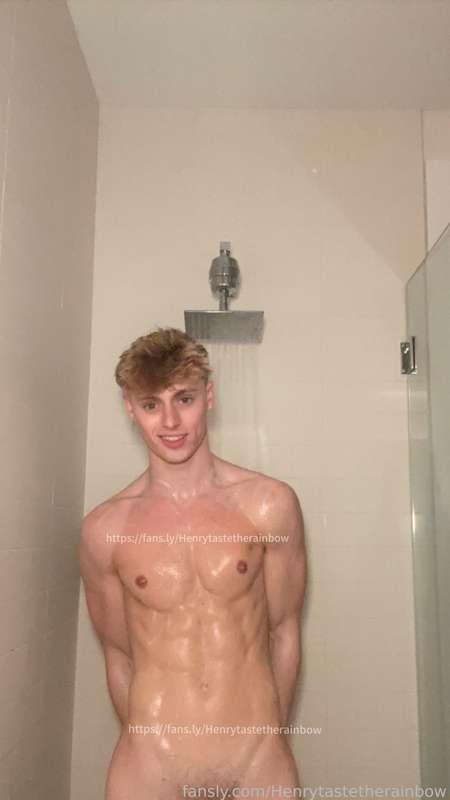Shower photo shoot 🚿 
