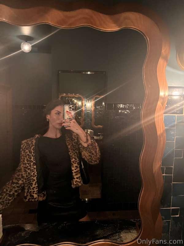 This jacket loves making appearances lately 🙈