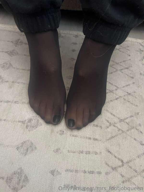 mrs_footjobqueen image #7