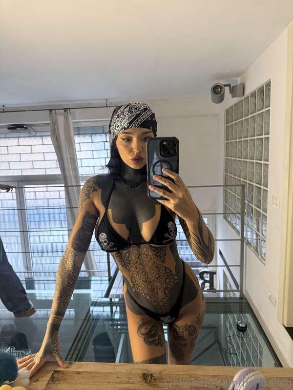 What color fits me better? 👀