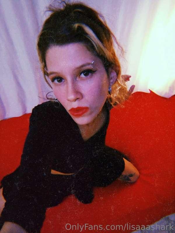 I like how red and black fit me ❤️  🖤 