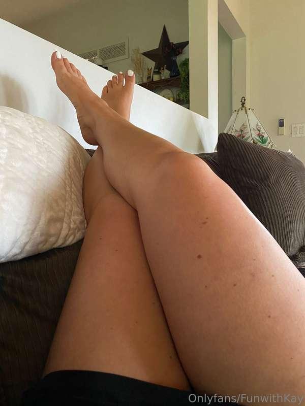 Cum hang out on the couch with me. We can have snacks, watch..