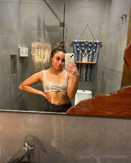 Just me, the mirror, and a little pre-shower tease 😏