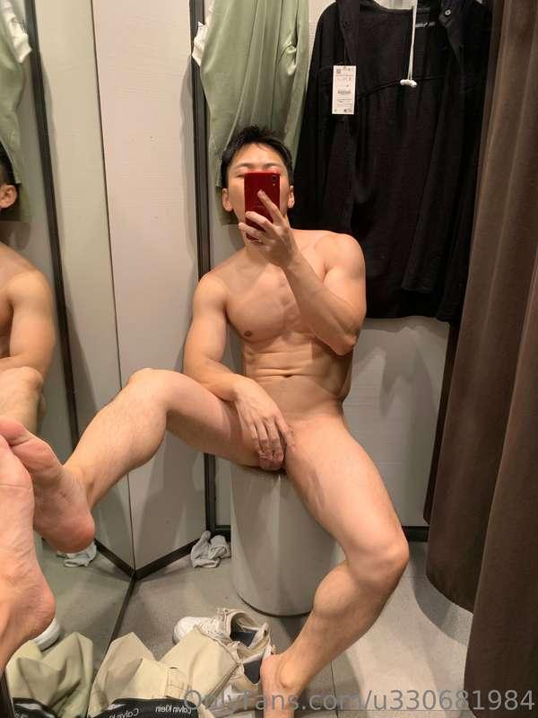 wanna fuck with u in the fitting room