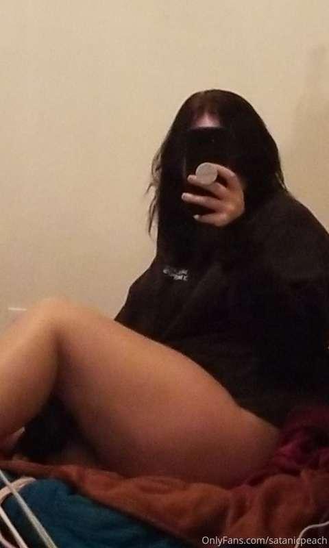 Buy me a gift off my wishlist and get some free pictures exc..