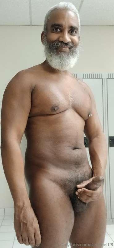 Suck-It Sunday!#beard #musculardaddy #gay #feet #gaycruising..