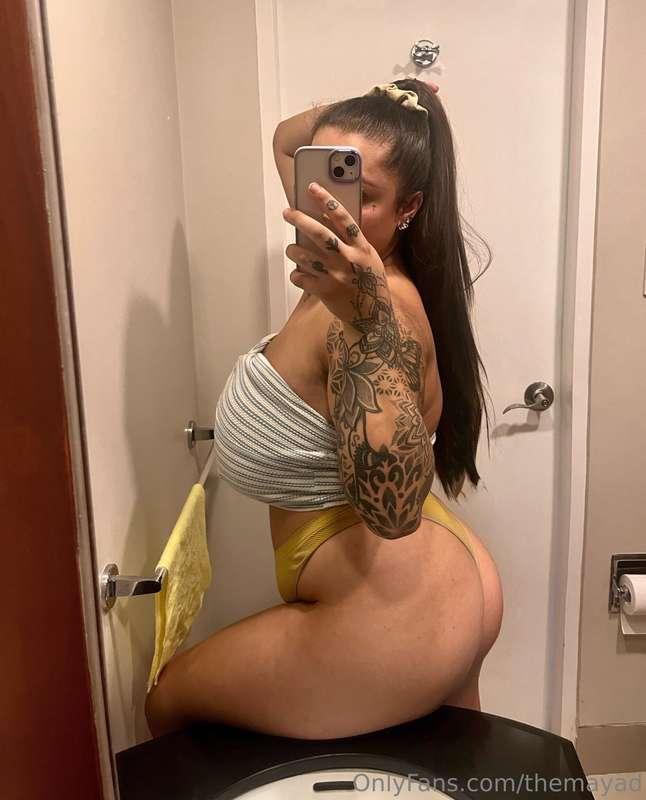 Do you wanna bite it? 🍑