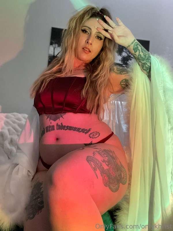 I want your messages soaked in need. Just like my thighs 🤭