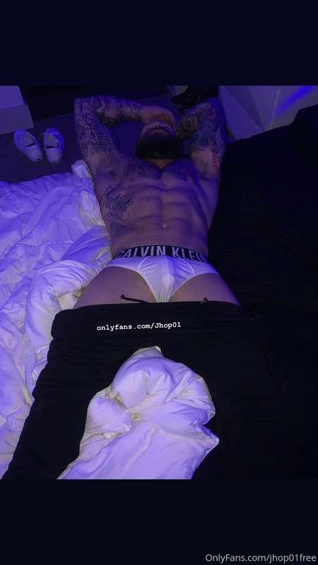 Who wants to help me pull my underwear down? 

@jhop01
