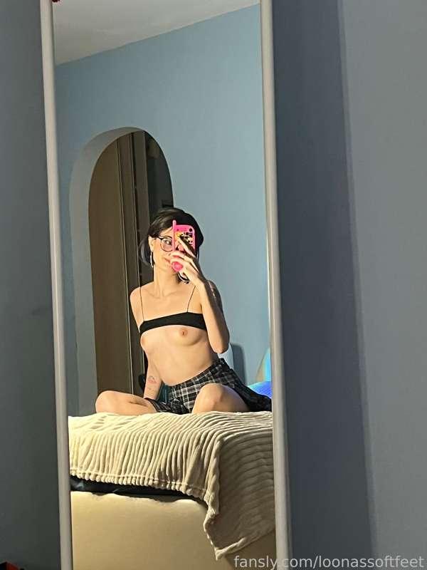 loonassoftfeet image #1