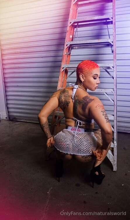 Ya'll miss my twirkin?🤤