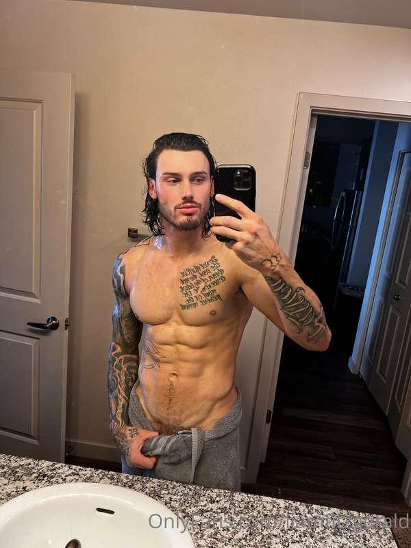 Shower before work😜
Tomorrow I’m going to record/post some s..