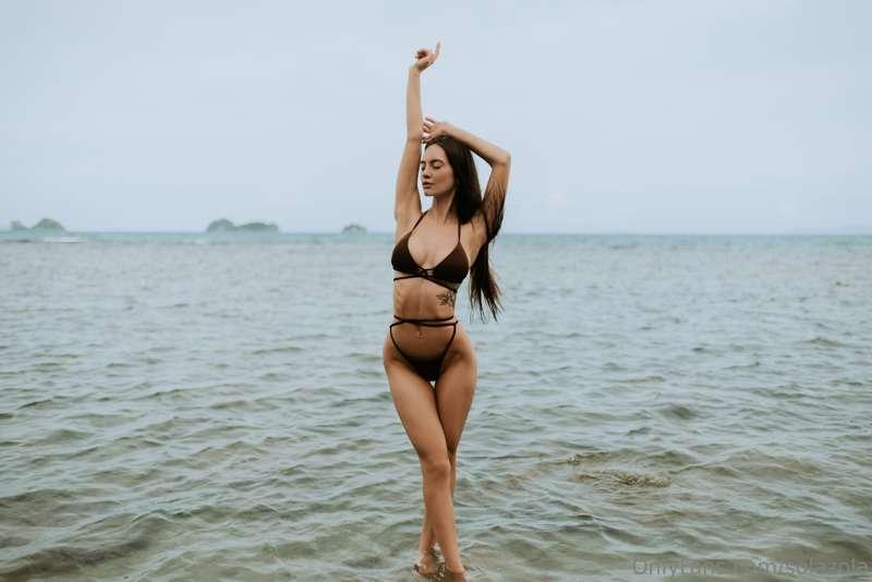 😍 I'm excited for more photos! It's so hard to find a good p..