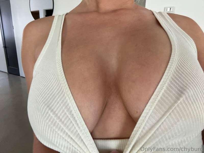 you do know it's titty tuesday, right?! 😝