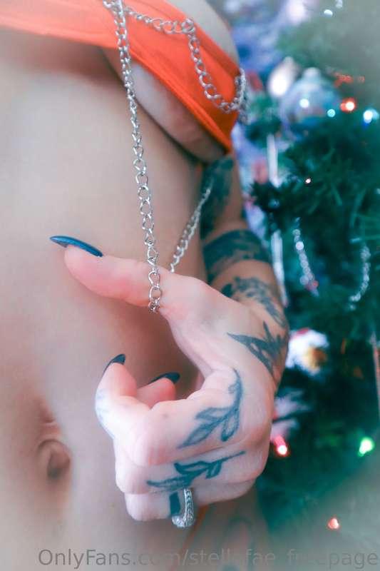I'm the gift. You know you want to get a closer look and see..