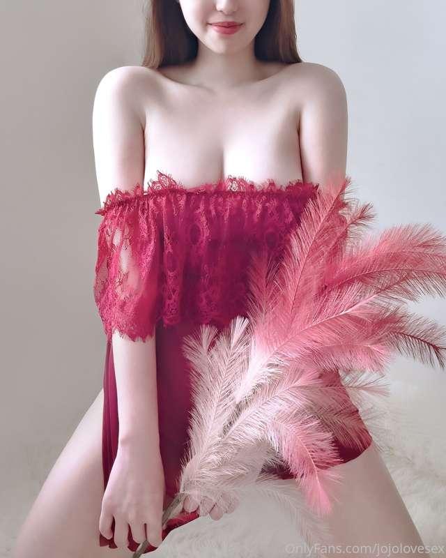Do you guys like my new dress? ❤️
