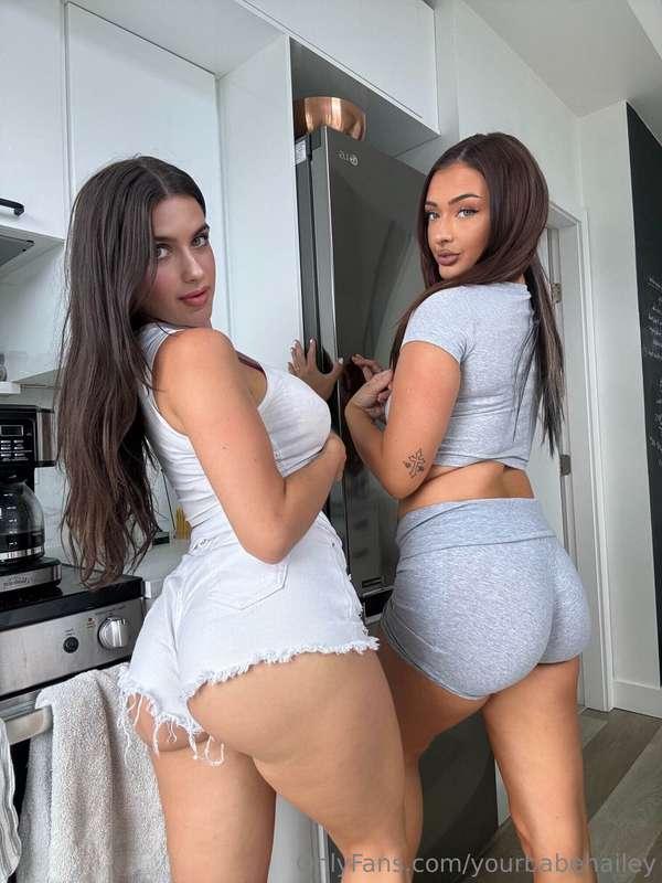We're together all day if you wanna have fun with us 🥵